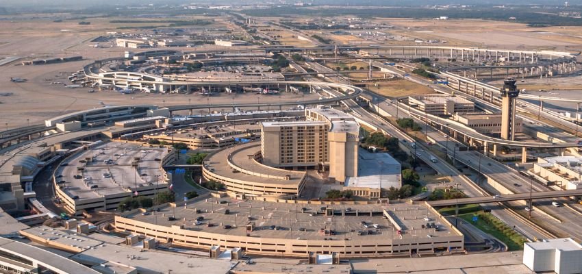 Dallas Fort Worth International Airport (DFW)